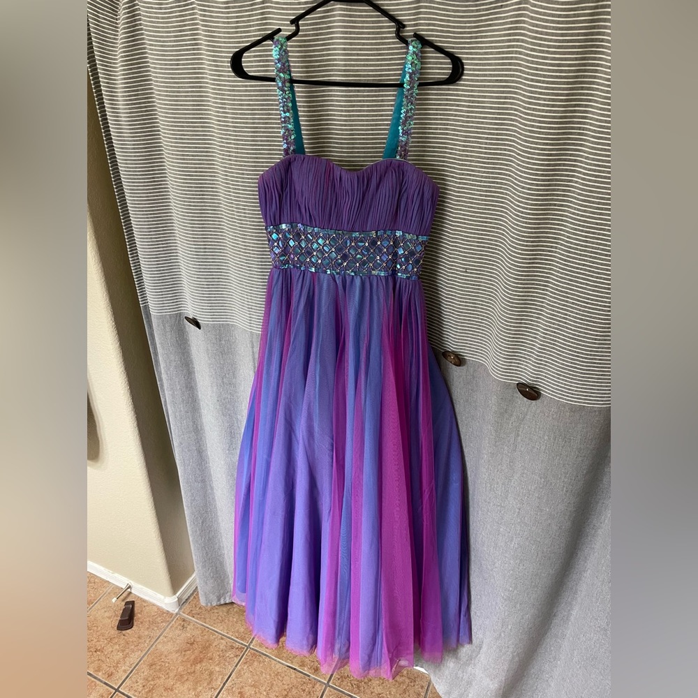 Gown / Prom Dress - Picture 9 of 13